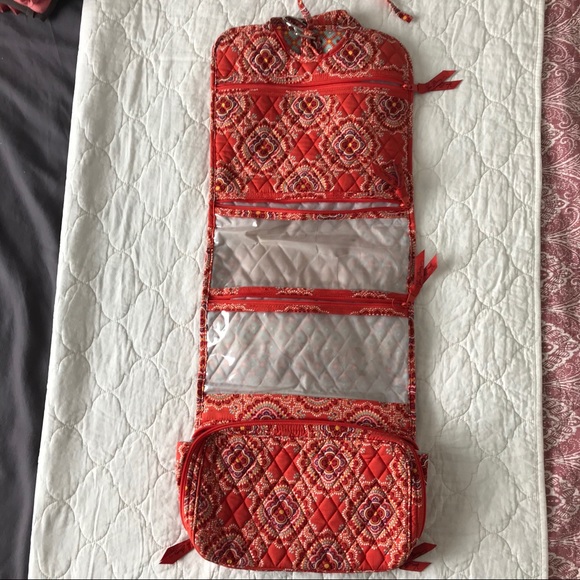 Vera Bradley Handbags - Vera Bradley Hanging Travel Organizer "Paprika'